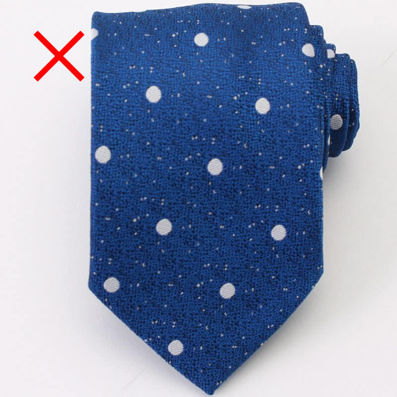大きいドット　ネクタイ　青　就活