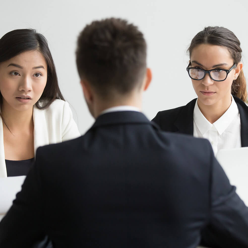 就活　ブラックスーツ